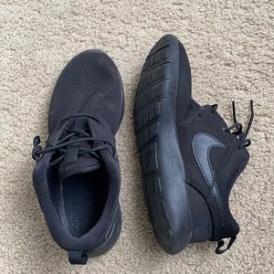 Nike roshe one sneakers